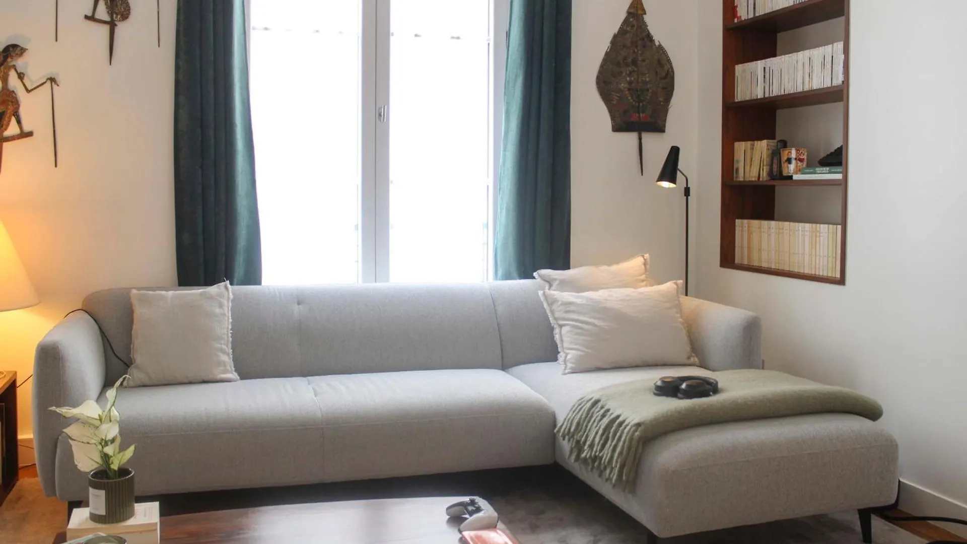 Charming 2-bedroom In The 16 *