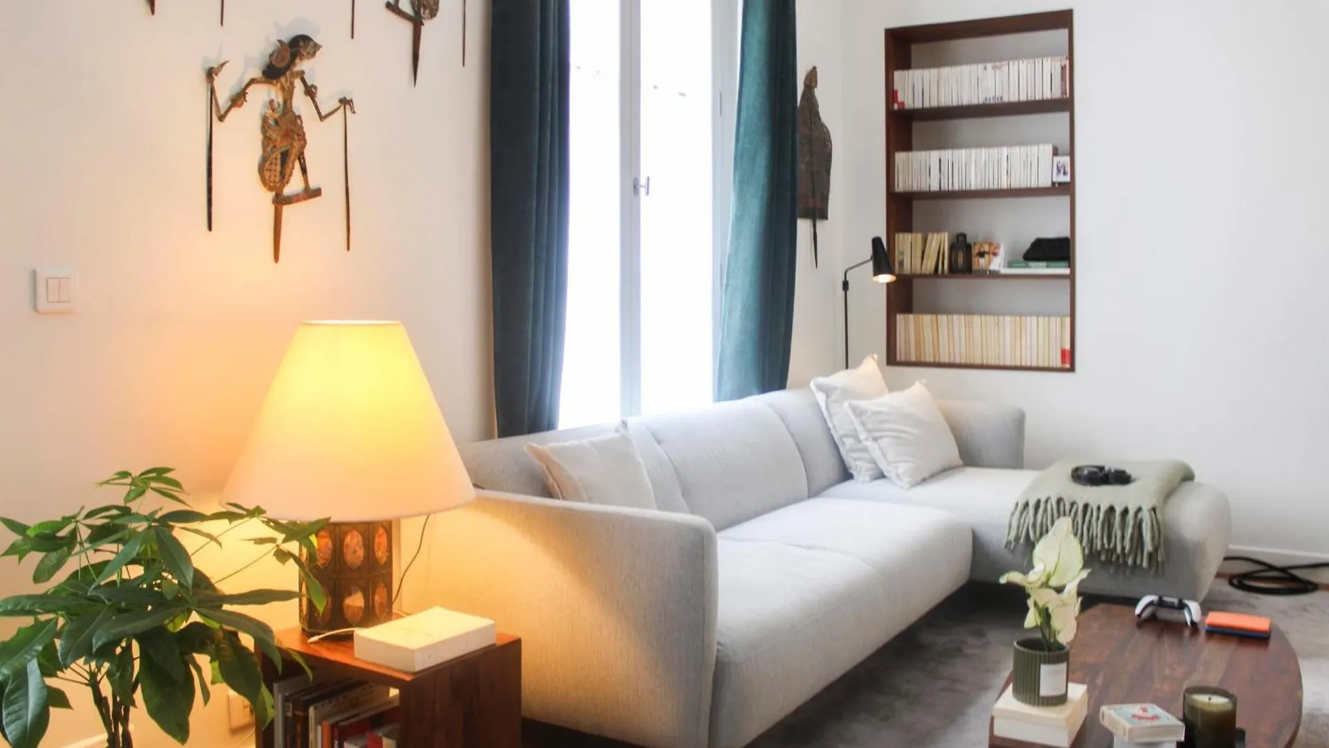 Charming 2-bedroom In The 16