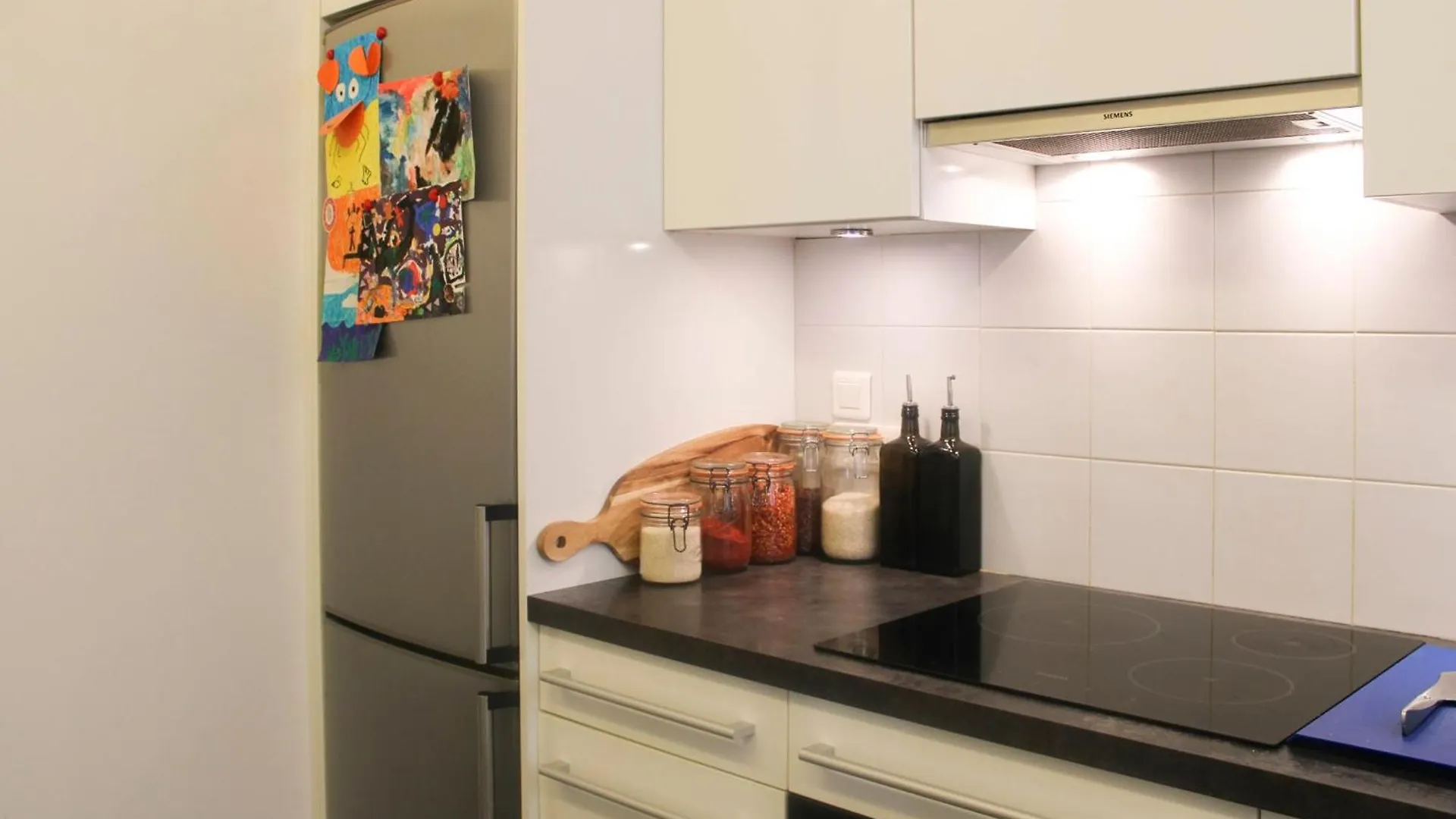 Charming 2-bedroom In The 16 Apartamento